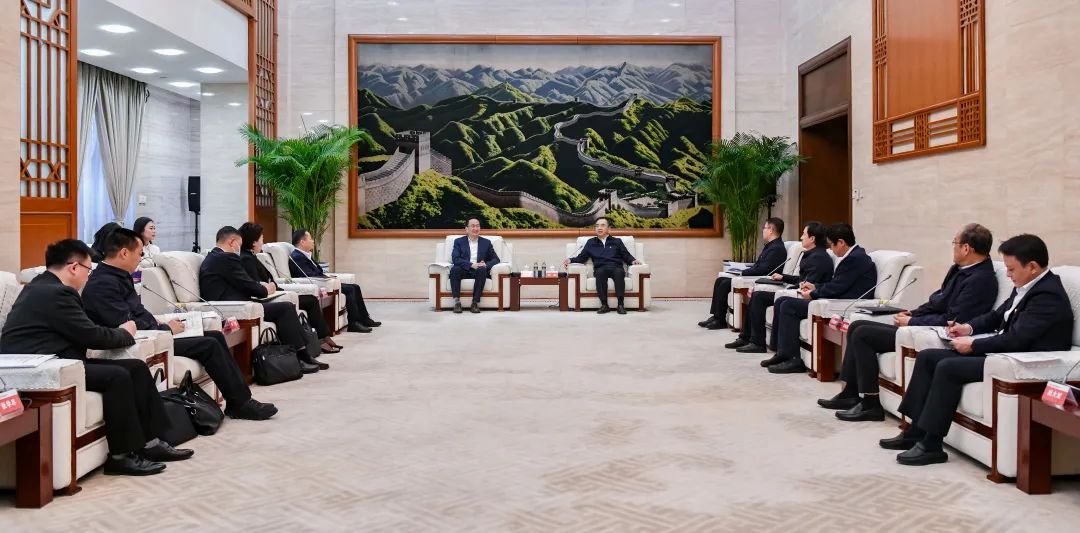 4，26會(huì)見 df8a9bca2a5d96592a22791dc1068a2.jpg