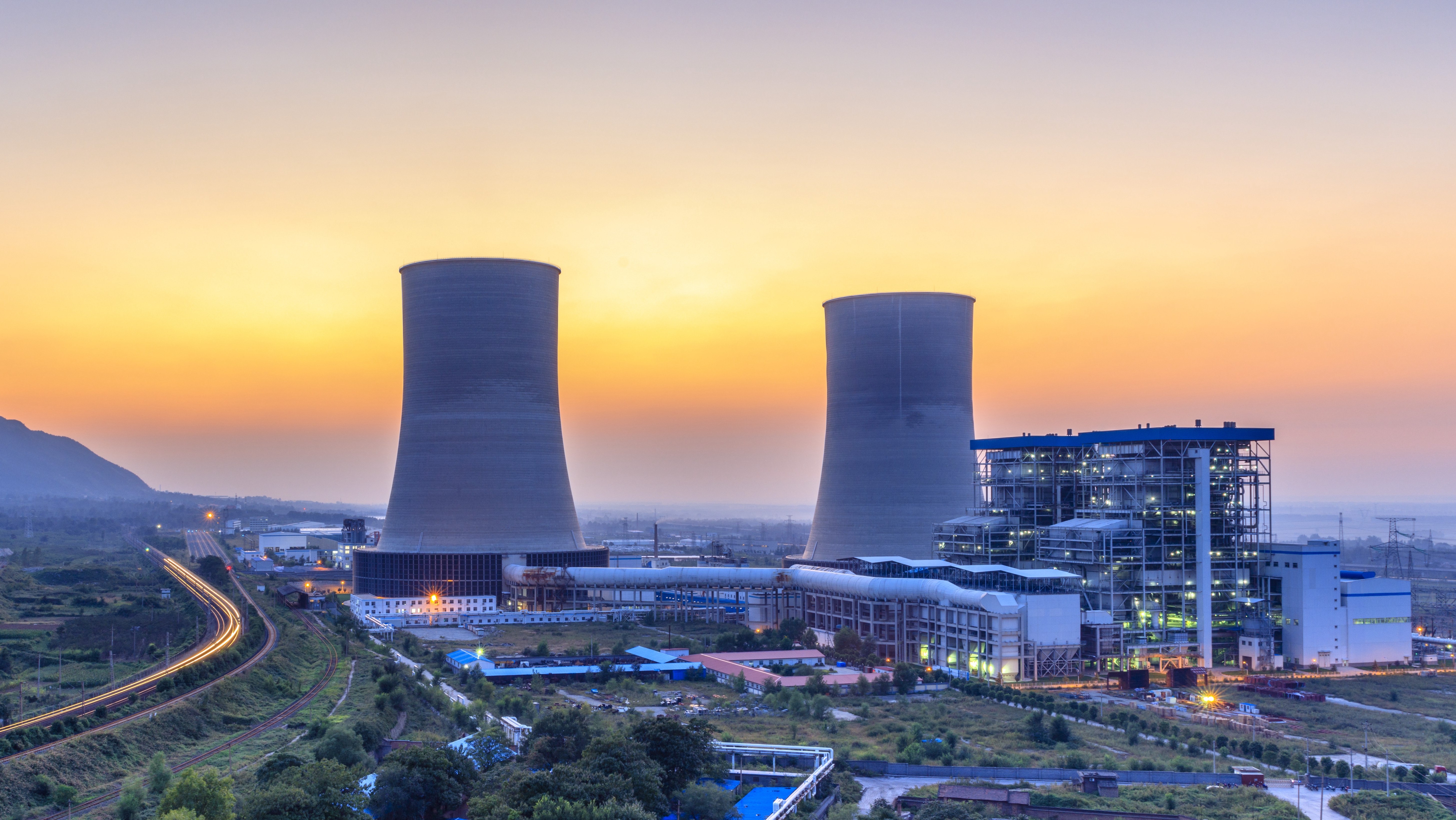 1706160966798088534.jpg 秦嶺發(fā)電有限公司兩臺(tái)66萬(wàn)千瓦機(jī)組.jpg