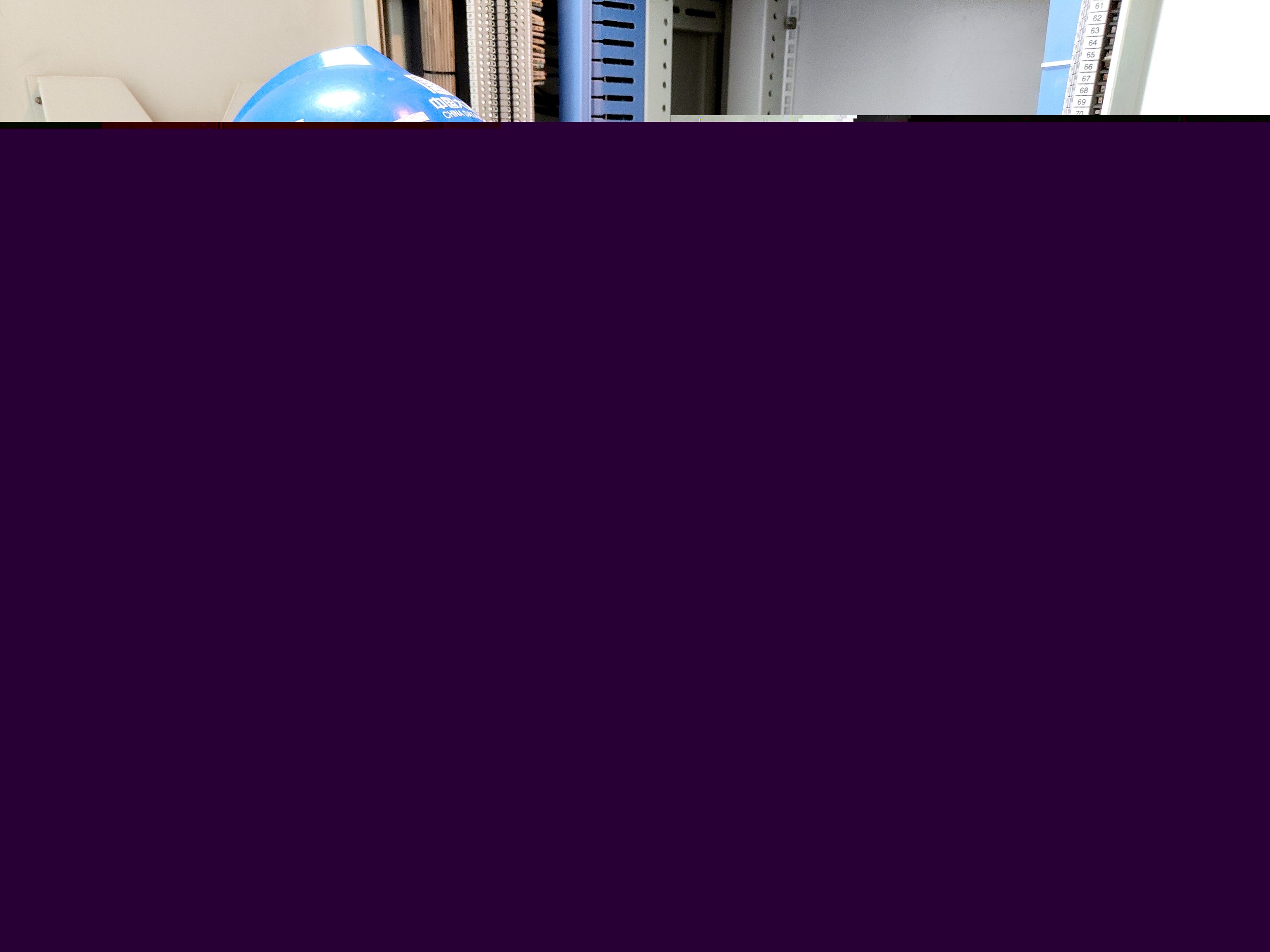 1731635242293050657.jpg 3.張維韜校驗繼電保護(hù)裝置數(shù)據(jù)(韓城第二發(fā)電公司雷雨攝).jpg